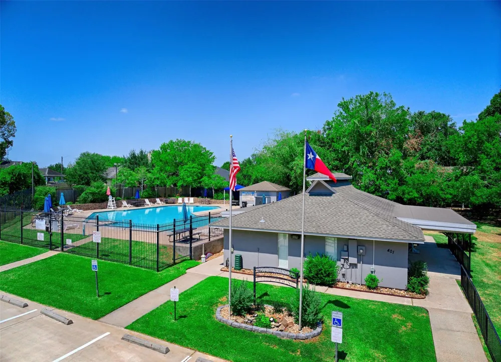 10614 Twin Circles Drive Montgomery, TX 77356