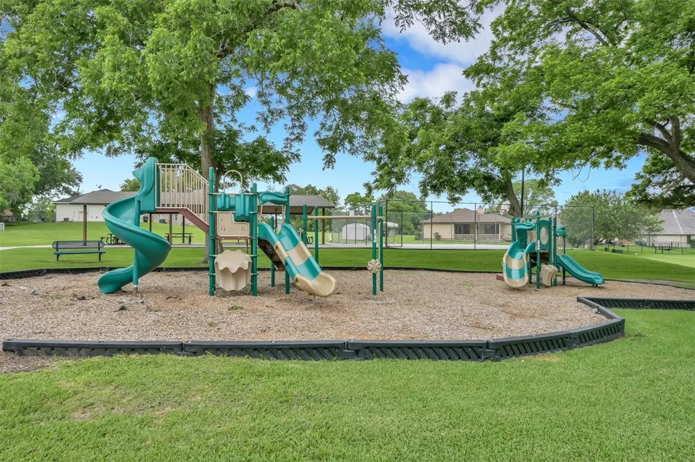 10614 Twin Circles Drive Montgomery, TX 77356
