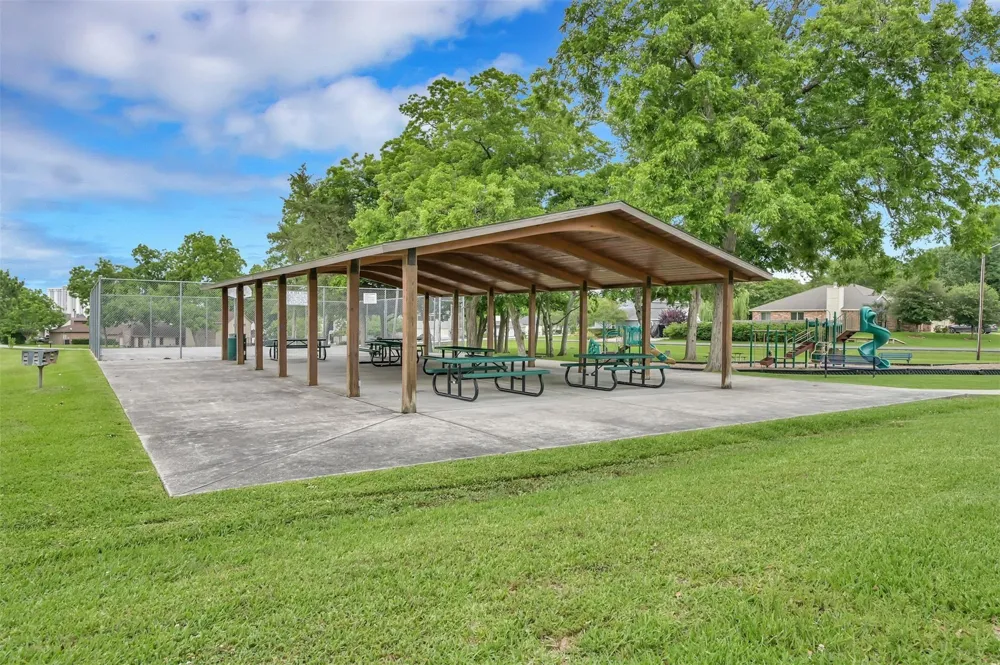 10614 Twin Circles Drive Montgomery, TX 77356