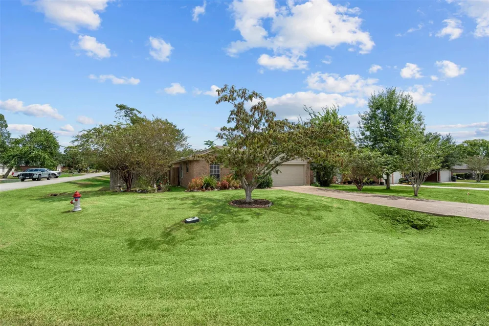 10614 Twin Circles Drive Montgomery, TX 77356