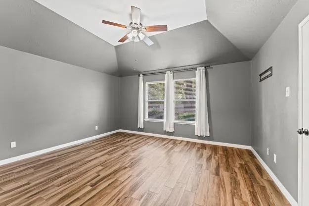 13438 Yaupon Holly Lane Houston, TX 77044