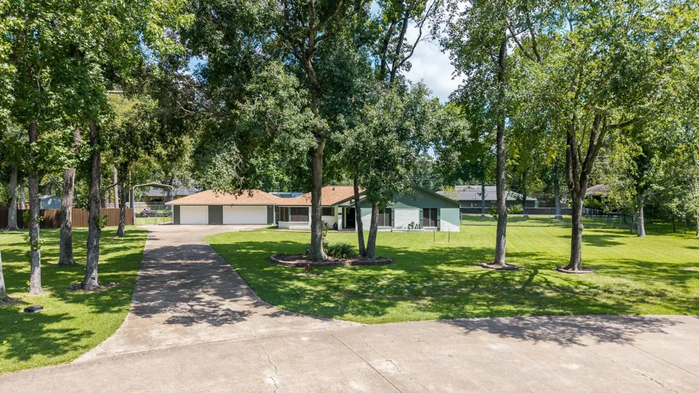 1506 Running Bear Trail Crosby, TX 77532