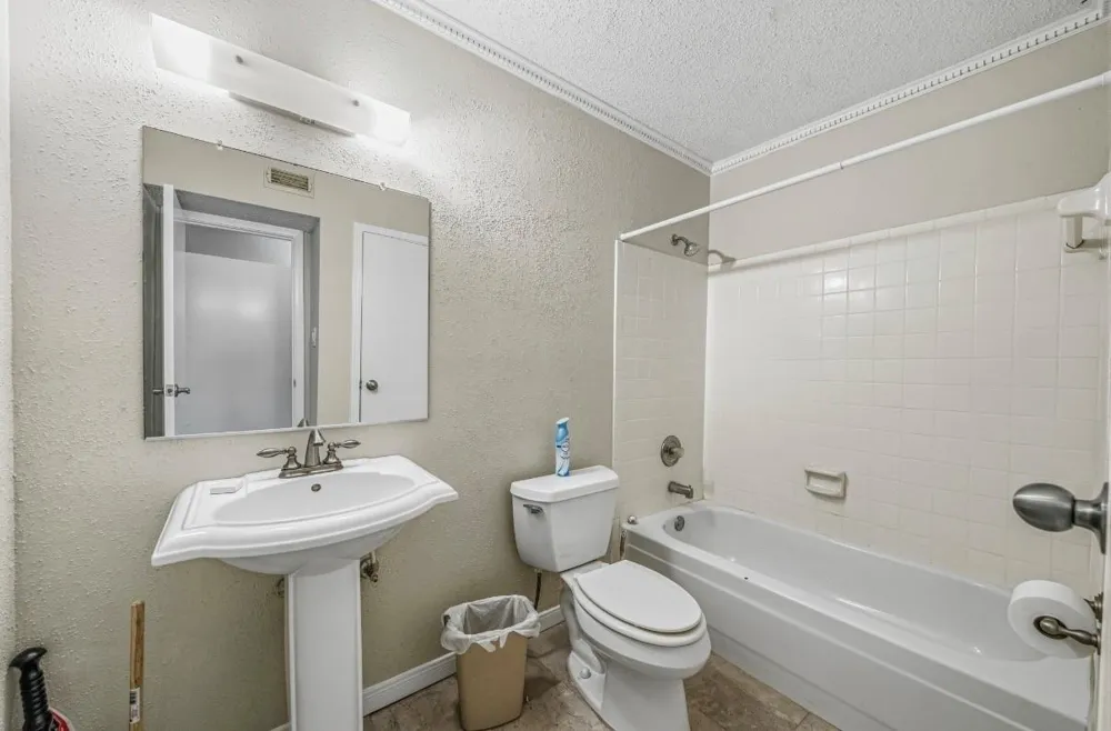 3770 Lovers Wood Lane #807 Houston, TX 77014