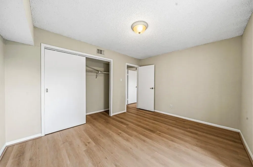 3770 Lovers Wood Lane #807 Houston, TX 77014