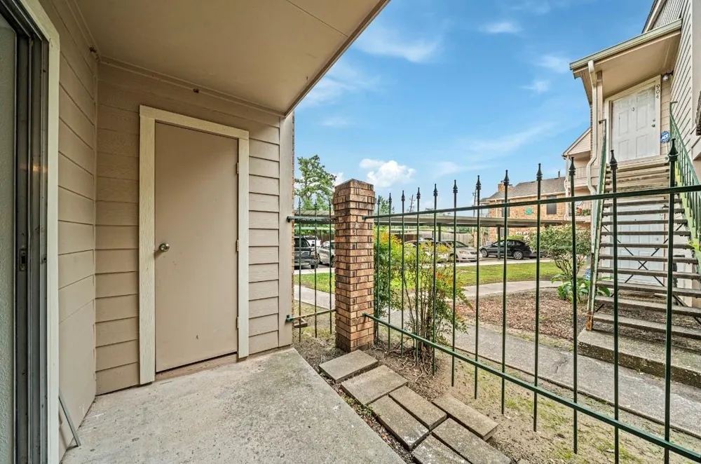 3770 Lovers Wood Lane #807 Houston, TX 77014