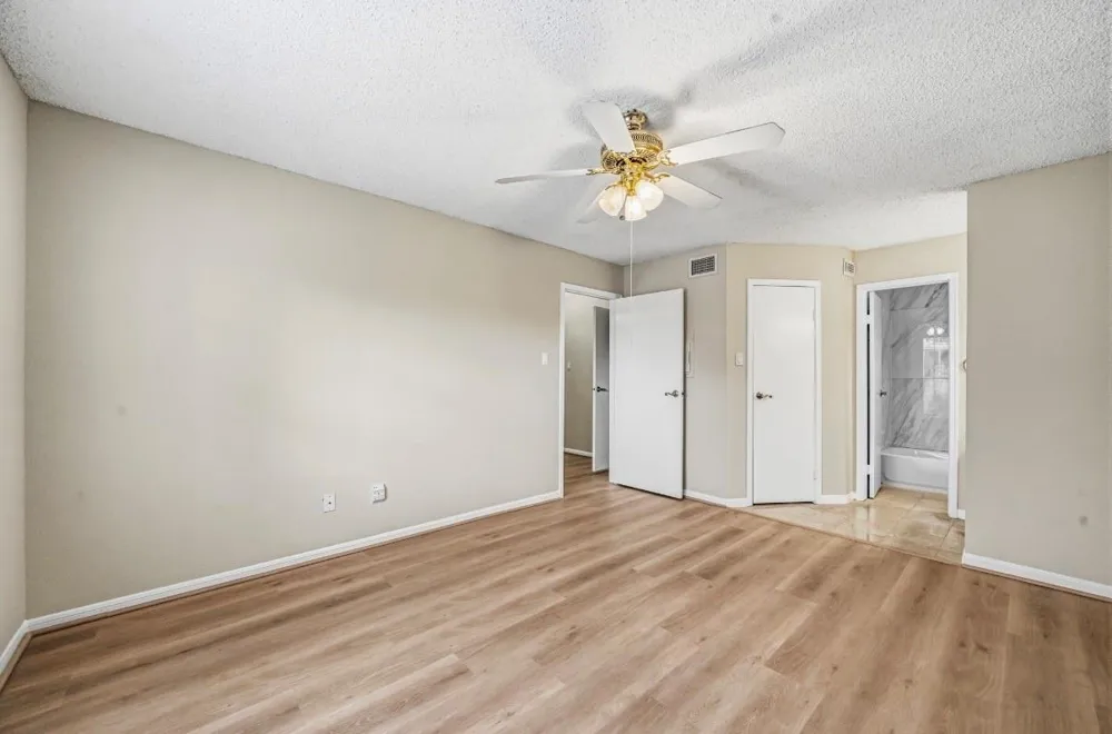 3770 Lovers Wood Lane #807 Houston, TX 77014