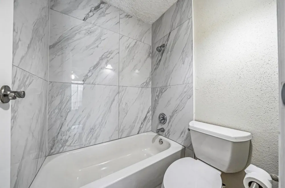3770 Lovers Wood Lane #807 Houston, TX 77014