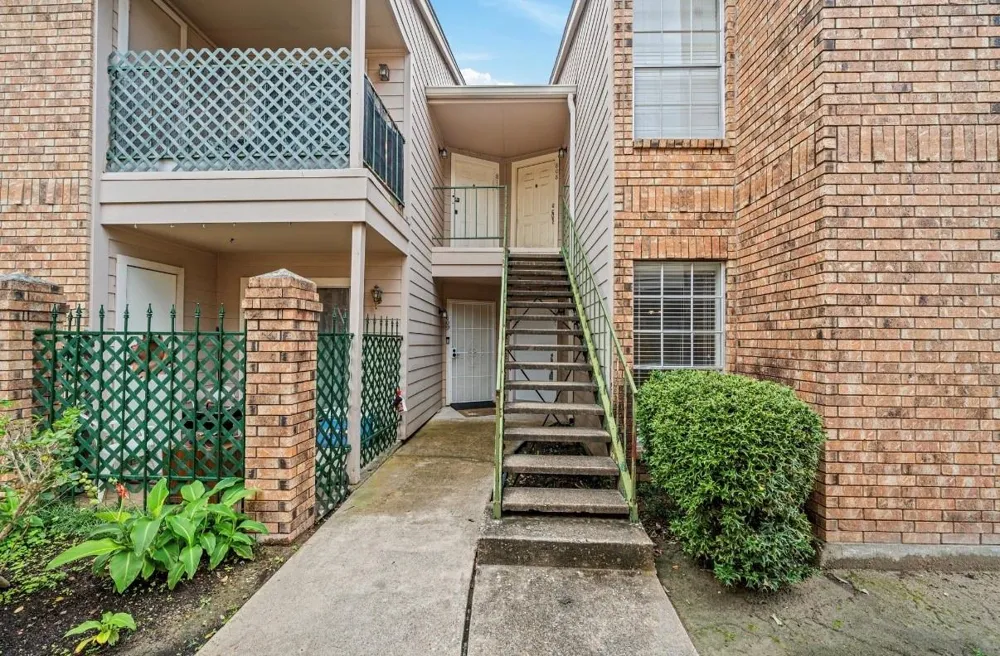 3770 Lovers Wood Lane #807 Houston, TX 77014