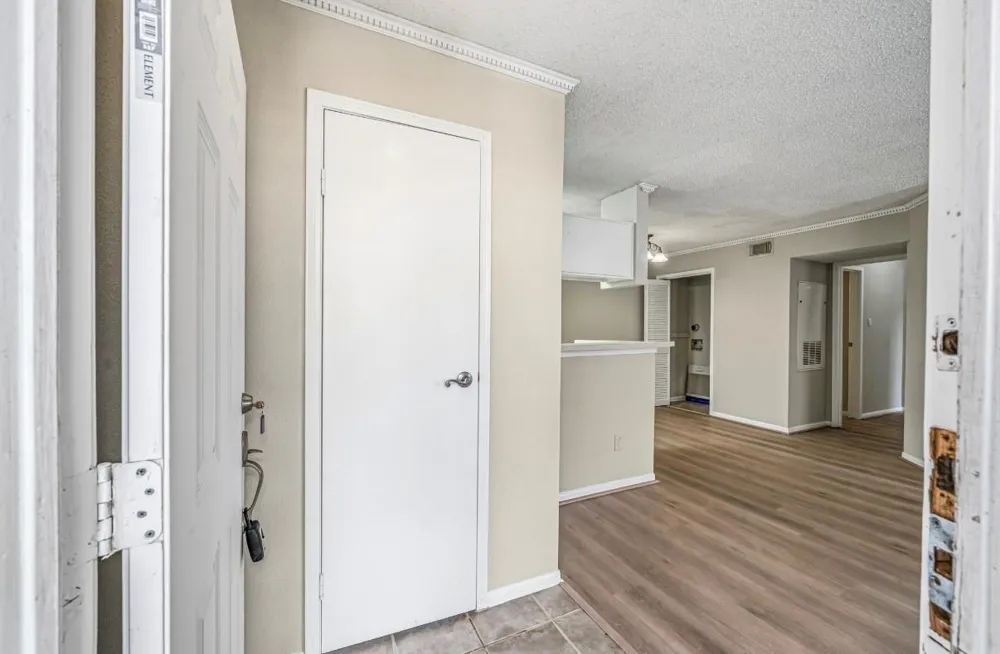 3770 Lovers Wood Lane #807 Houston, TX 77014