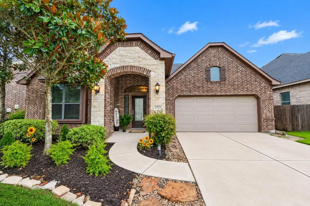 6723 Sotoria Lane Sugar Land, TX 77479