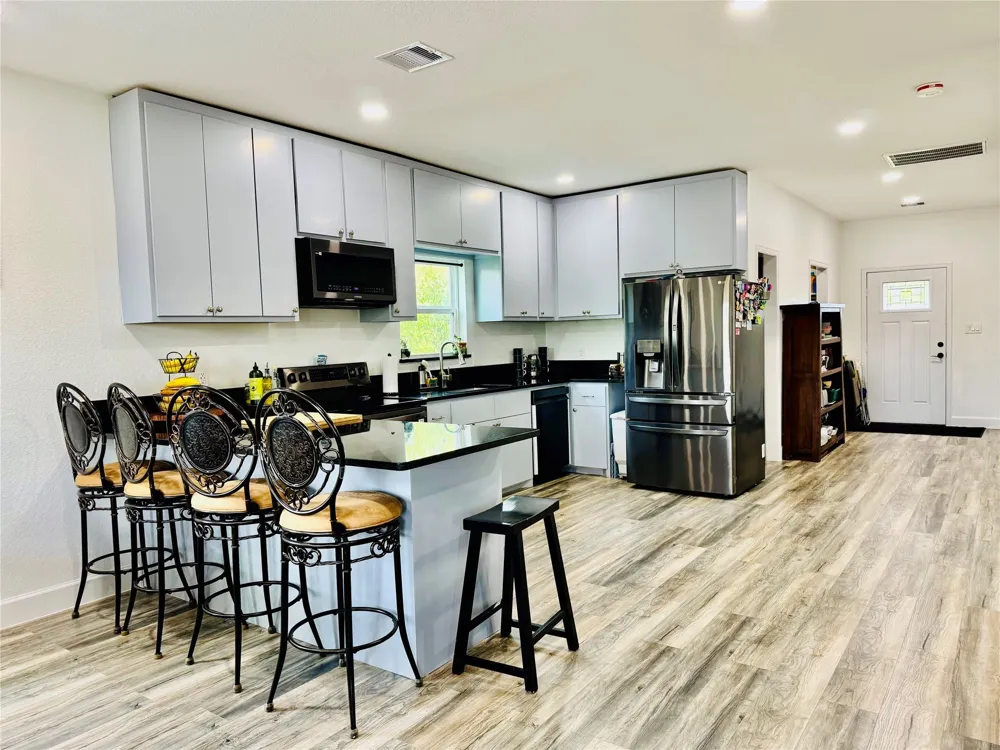 1728 County Road 5830 Cleveland, TX 77327