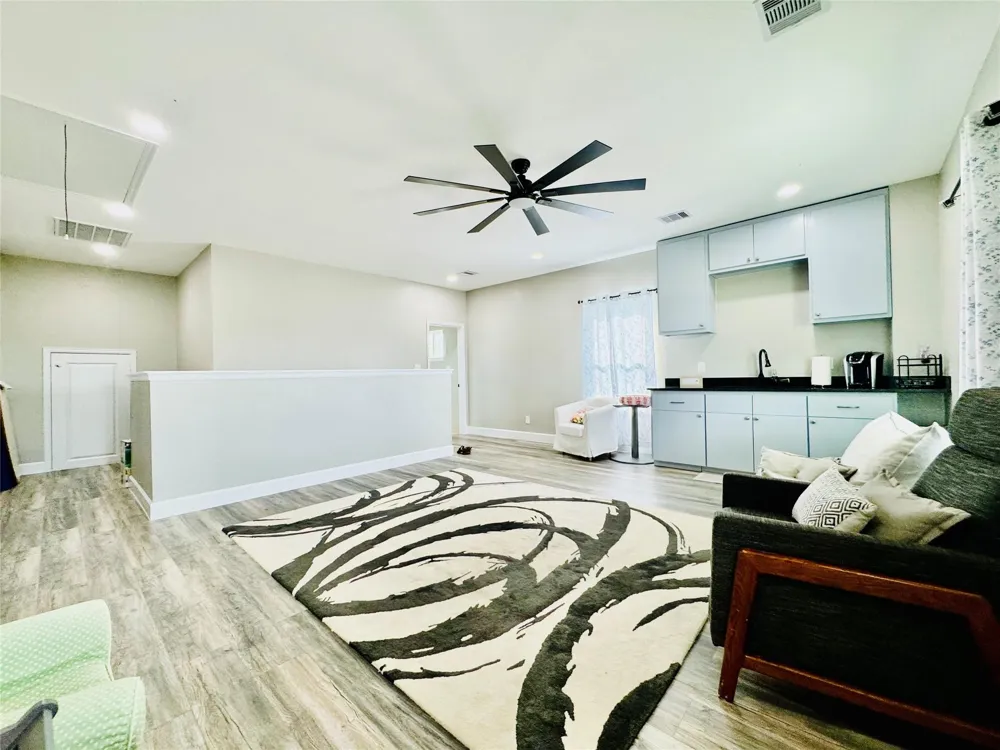 1728 County Road 5830 Cleveland, TX 77327