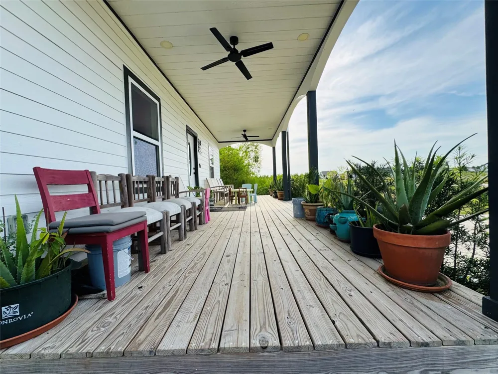 1728 County Road 5830 Cleveland, TX 77327