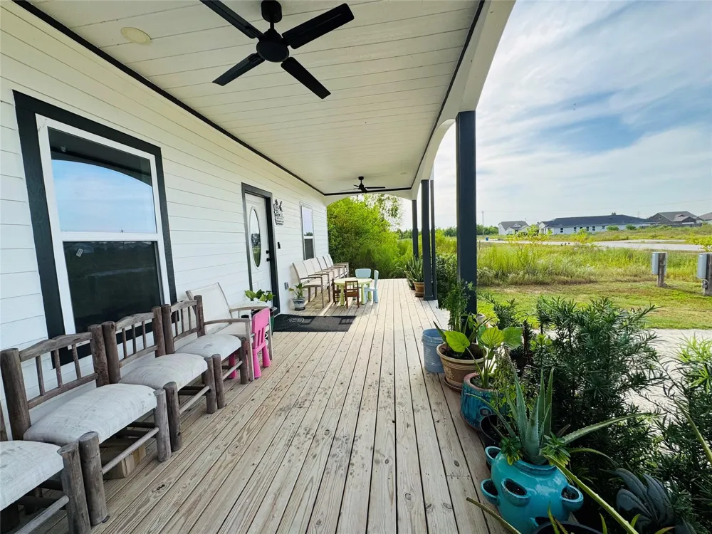 1728 County Road 5830 Cleveland, TX 77327