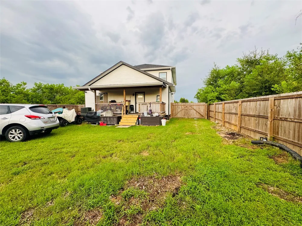 1728 County Road 5830 Cleveland, TX 77327