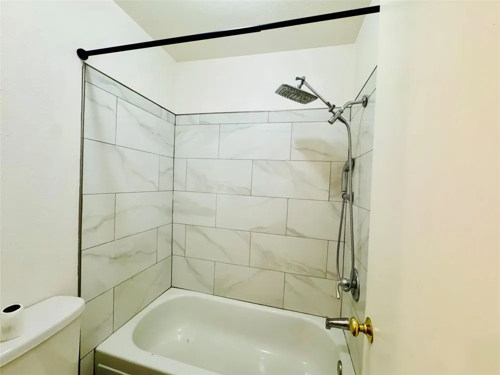 2003 Place Rebecca Lane #10 Houston, TX 77090