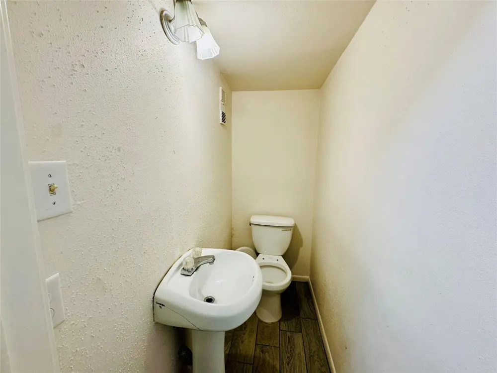 2003 Place Rebecca Lane #10 Houston, TX 77090