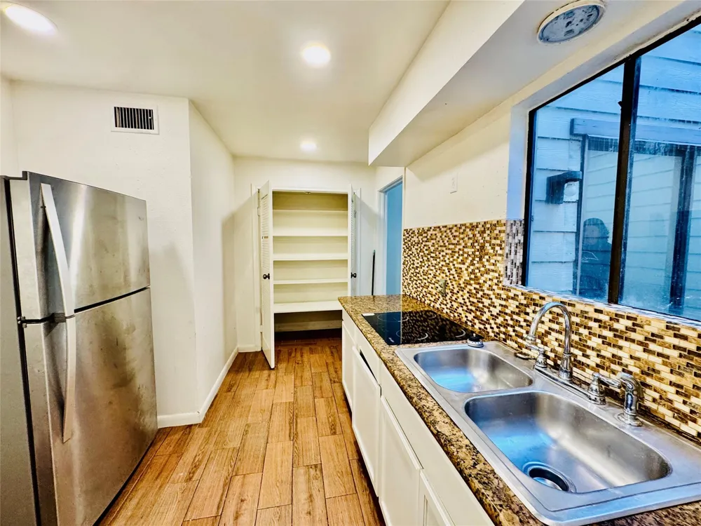 2003 Place Rebecca Lane #10 Houston, TX 77090