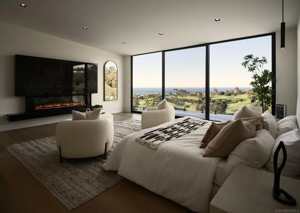 6627 Muirlands Dr La Jolla, CA 92037