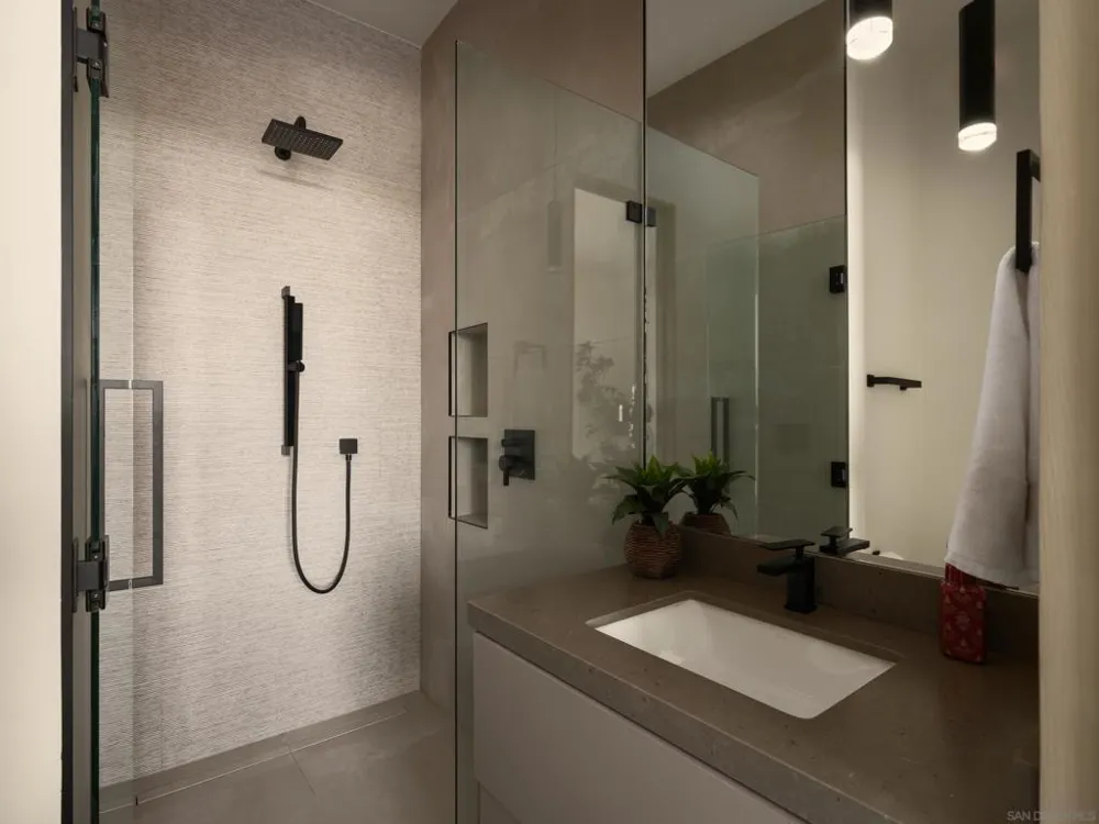 6627 Muirlands Dr La Jolla, CA 92037