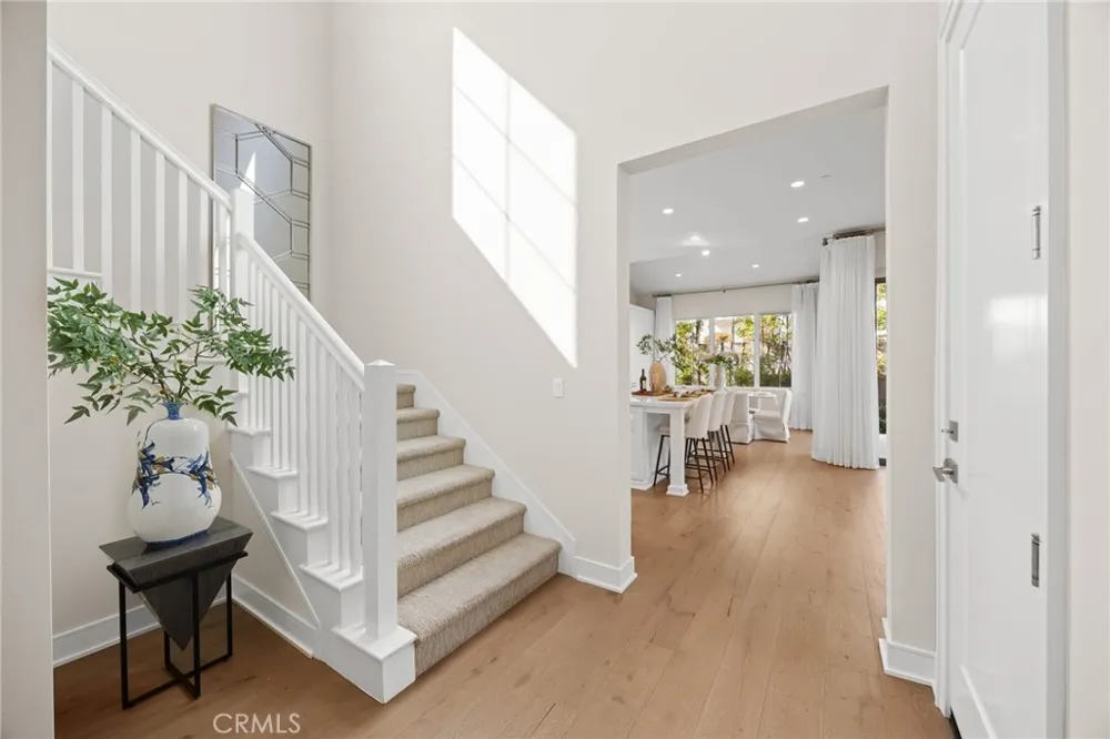 149 Winnett Irvine, CA 92602