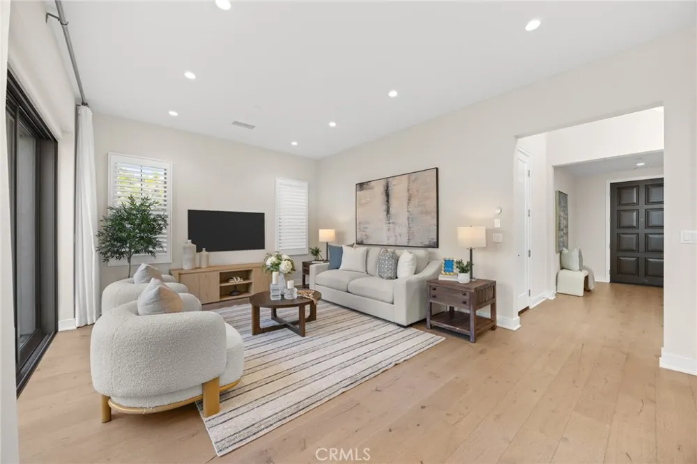 149 Winnett Irvine, CA 92602