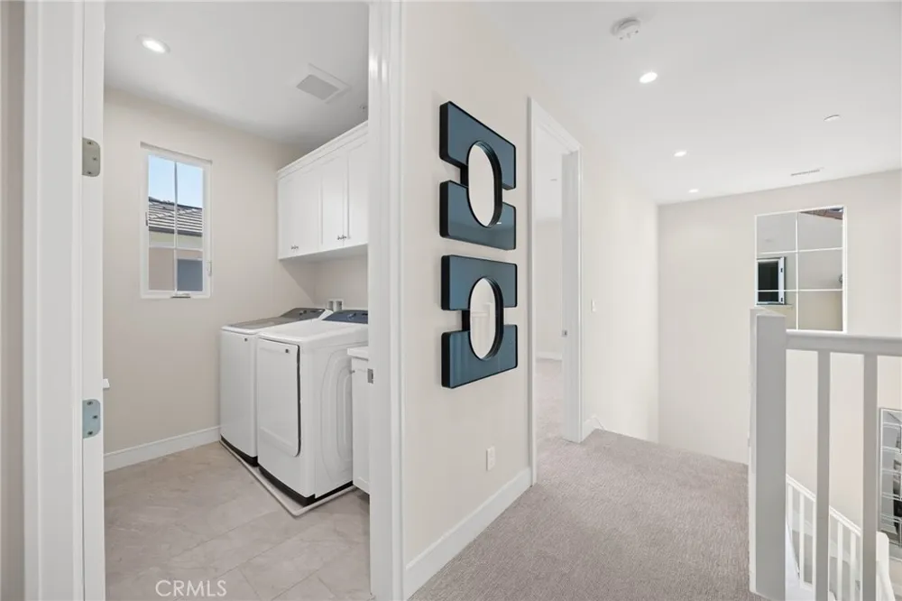 149 Winnett Irvine, CA 92602
