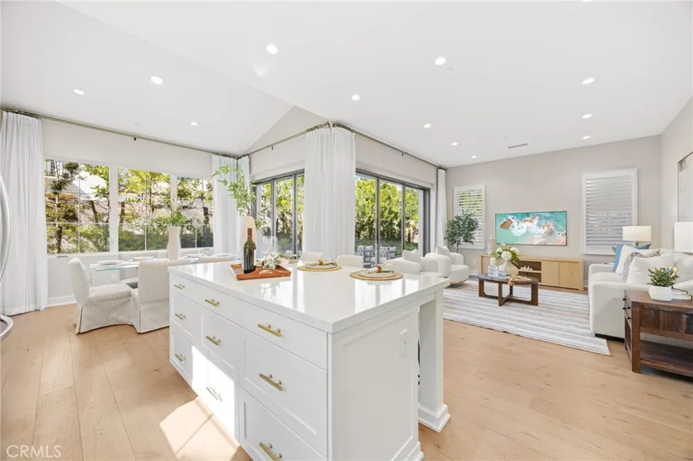 149 Winnett Irvine, CA 92602