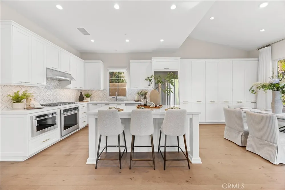 149 Winnett Irvine, CA 92602