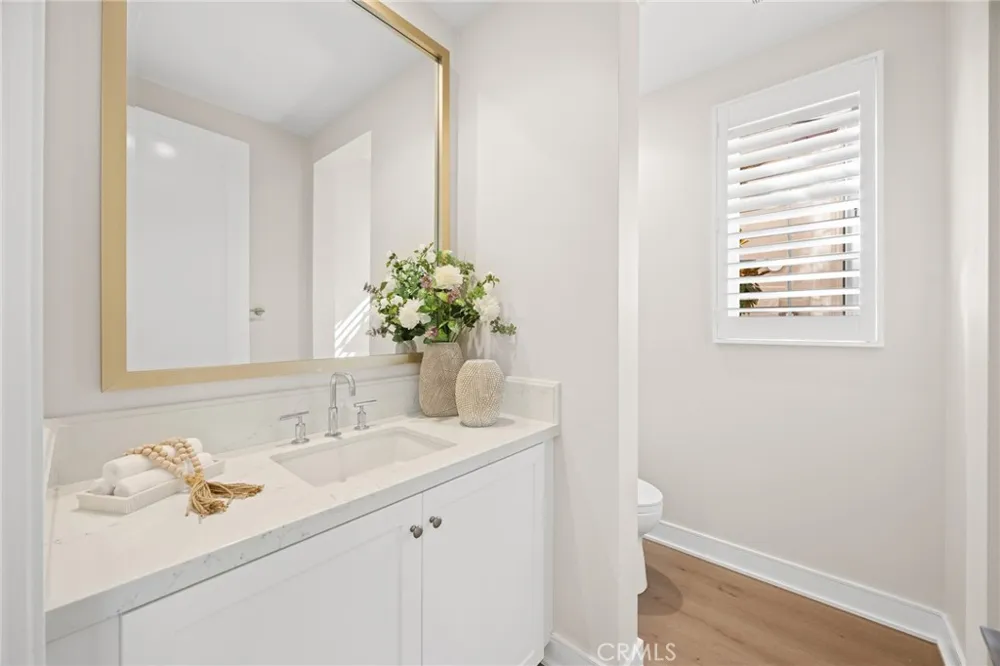 149 Winnett Irvine, CA 92602