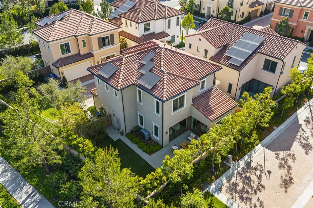149 Winnett Irvine, CA 92602