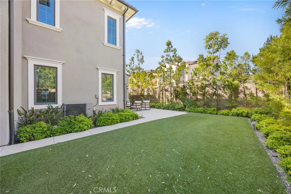 149 Winnett Irvine, CA 92602