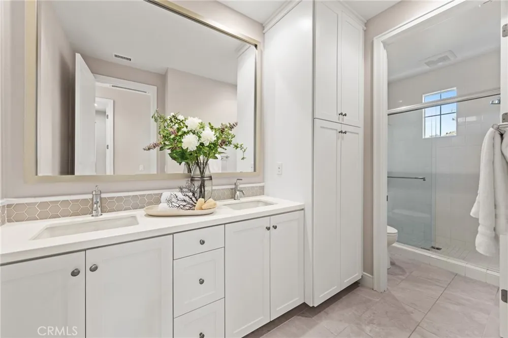 149 Winnett Irvine, CA 92602