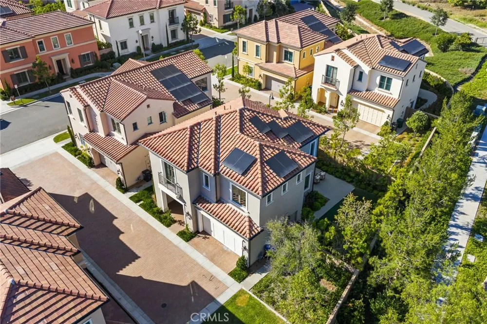 149 Winnett Irvine, CA 92602