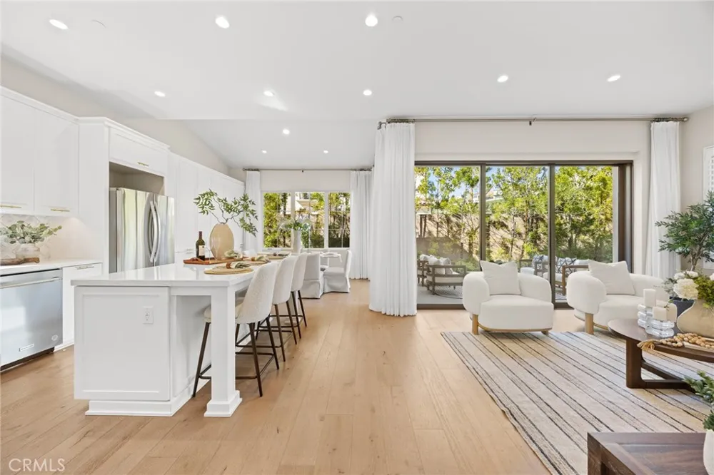 149 Winnett Irvine, CA 92602