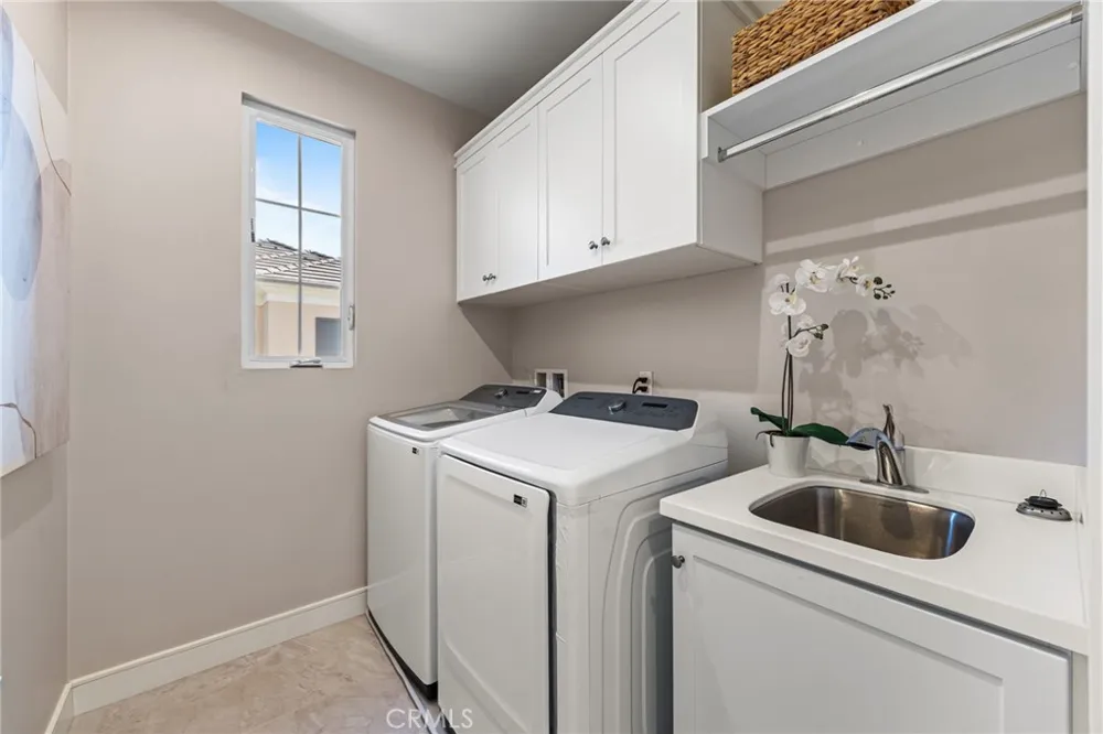 149 Winnett Irvine, CA 92602