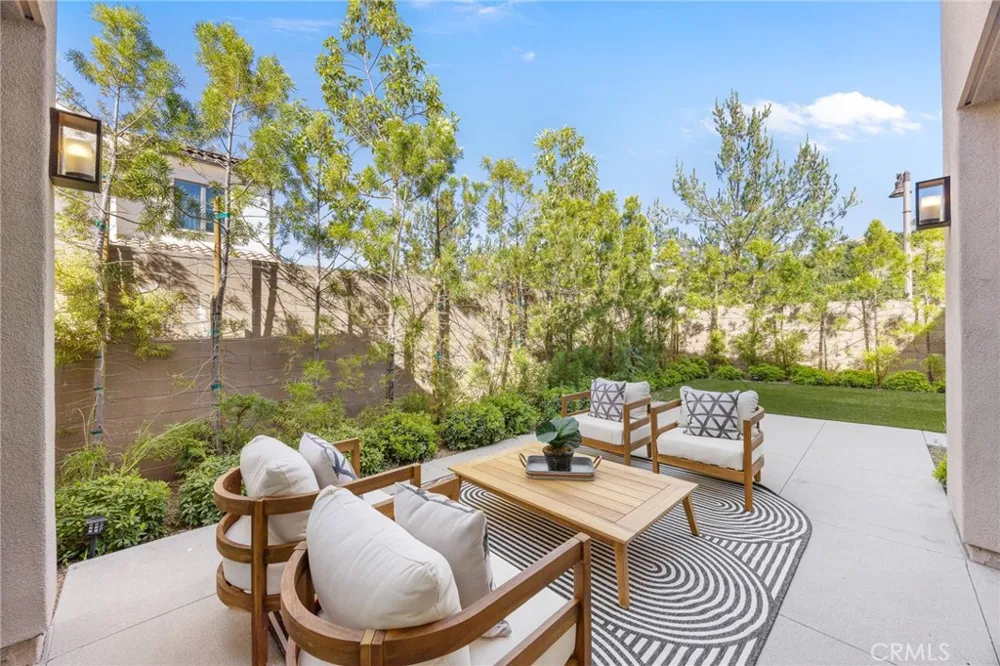 149 Winnett Irvine, CA 92602
