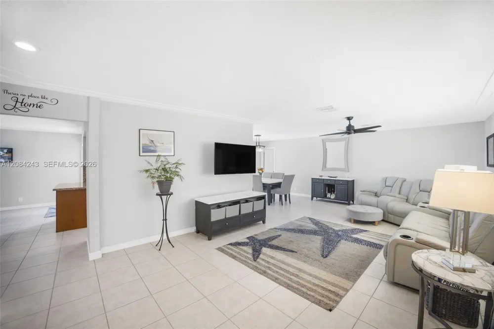 6121 SW 16th St Plantation, FL 33317