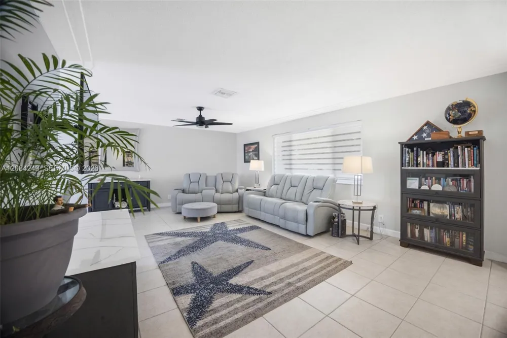 6121 SW 16th St Plantation, FL 33317