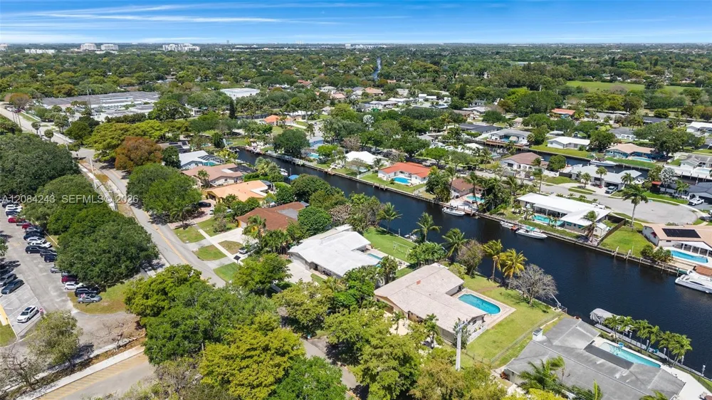6121 SW 16th St Plantation, FL 33317