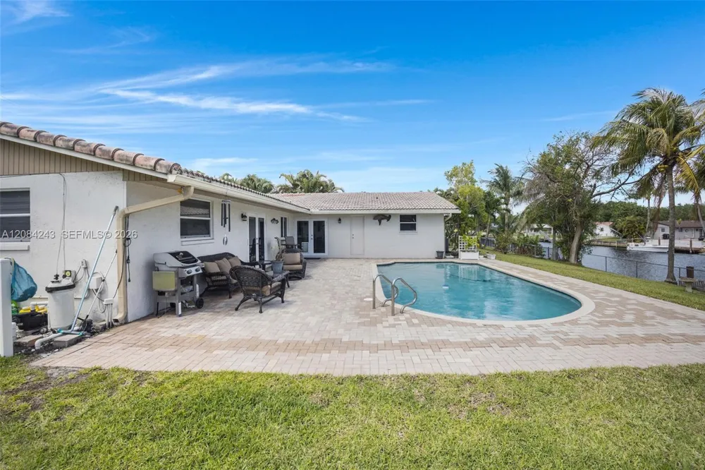 6121 SW 16th St Plantation, FL 33317