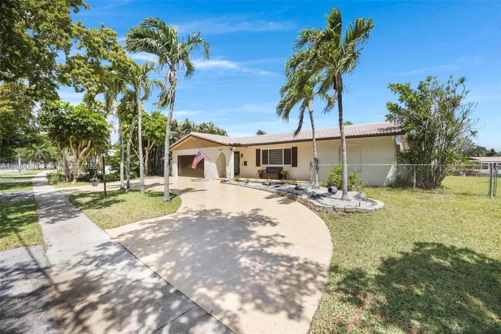 6121 SW 16th St Plantation, FL 33317