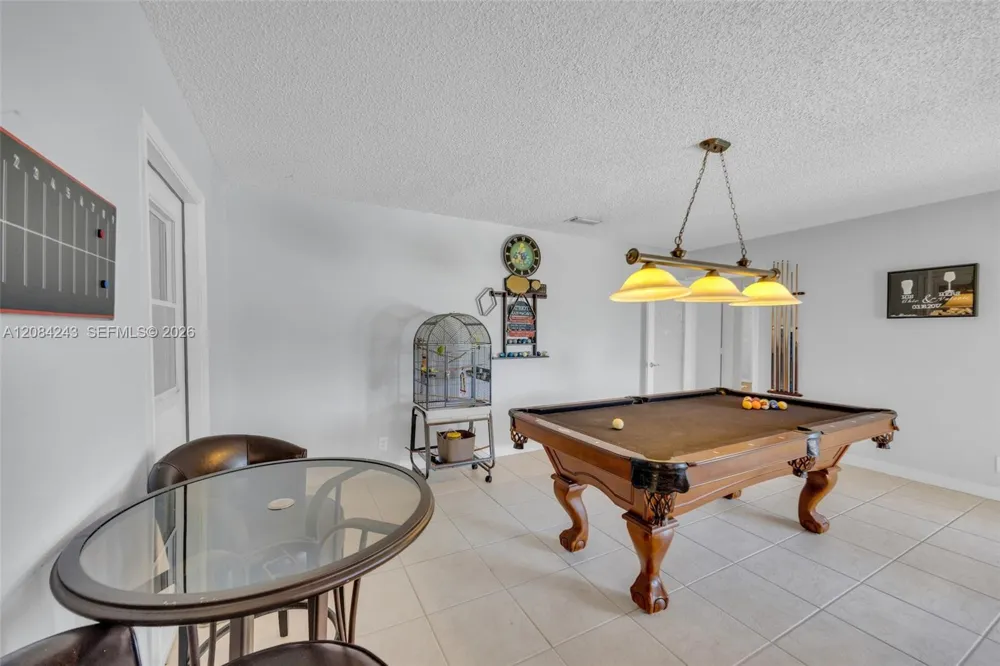 6121 SW 16th St Plantation, FL 33317