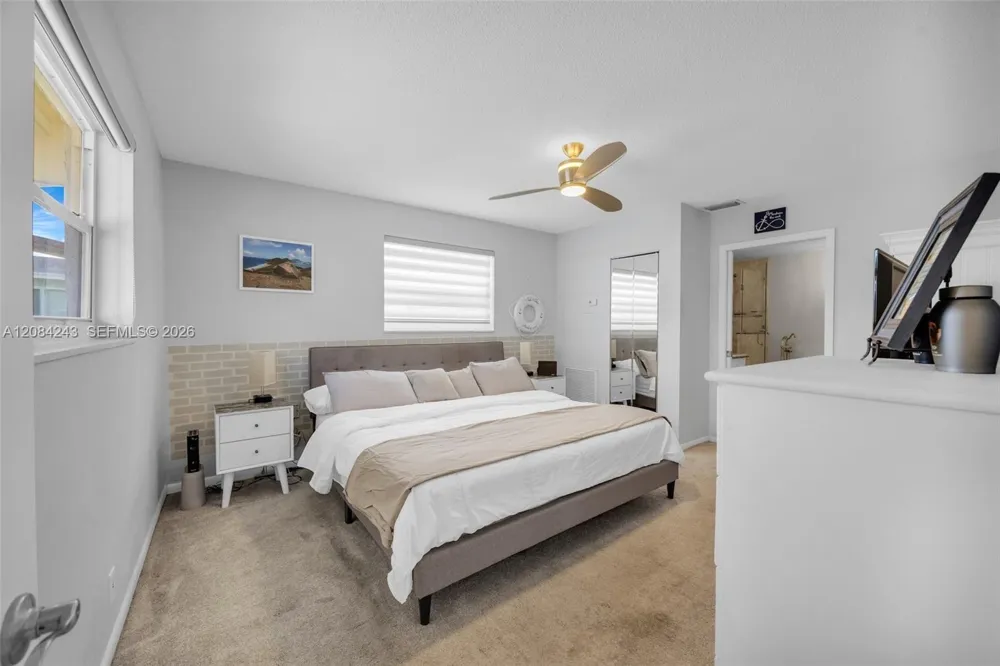 6121 SW 16th St Plantation, FL 33317