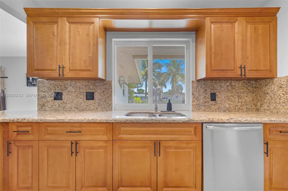 6121 SW 16th St Plantation, FL 33317