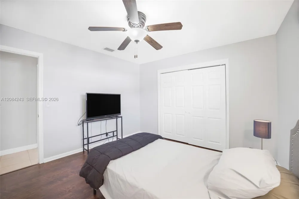 6121 SW 16th St Plantation, FL 33317