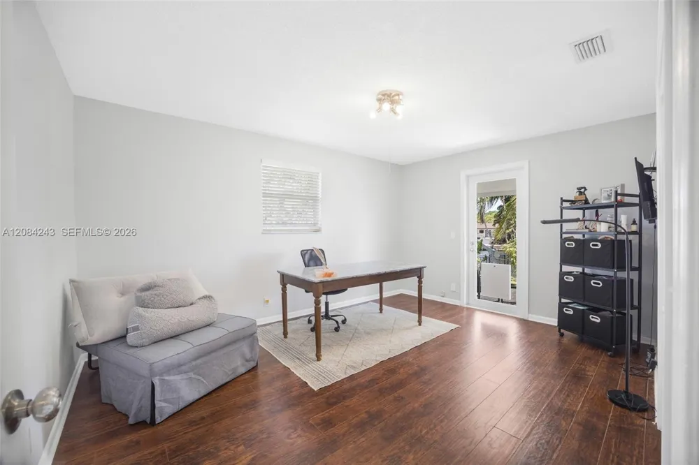 6121 SW 16th St Plantation, FL 33317