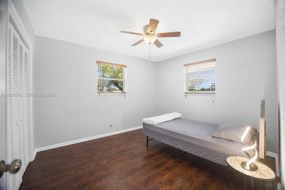 6121 SW 16th St Plantation, FL 33317