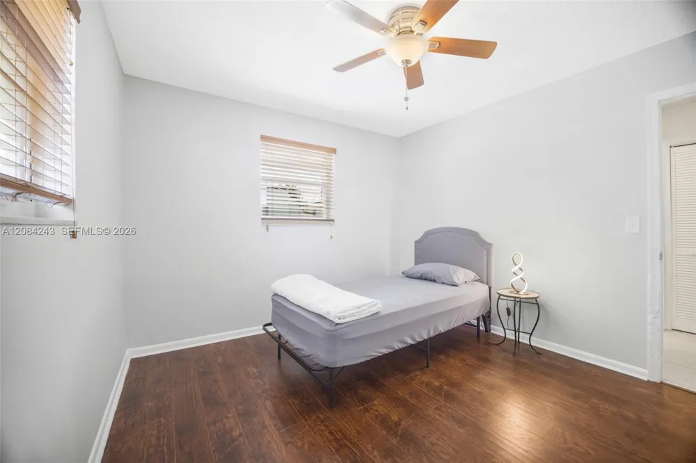 6121 SW 16th St Plantation, FL 33317