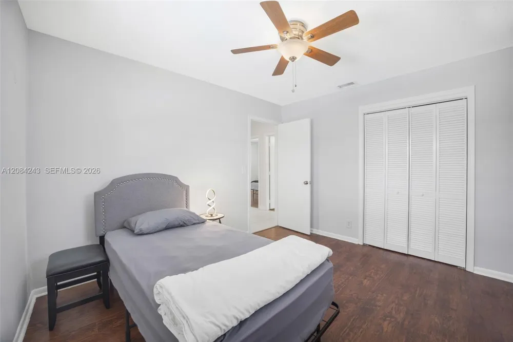6121 SW 16th St Plantation, FL 33317